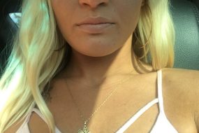Slipperybean girl selling nude, sexy pics