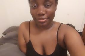 Ju_si is selling her nudes, and enjoys Threesomes rough sex and just good oral sex