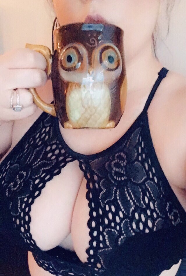 Cat Is Selling Her Nudes Cat Is Selling Her Nudes